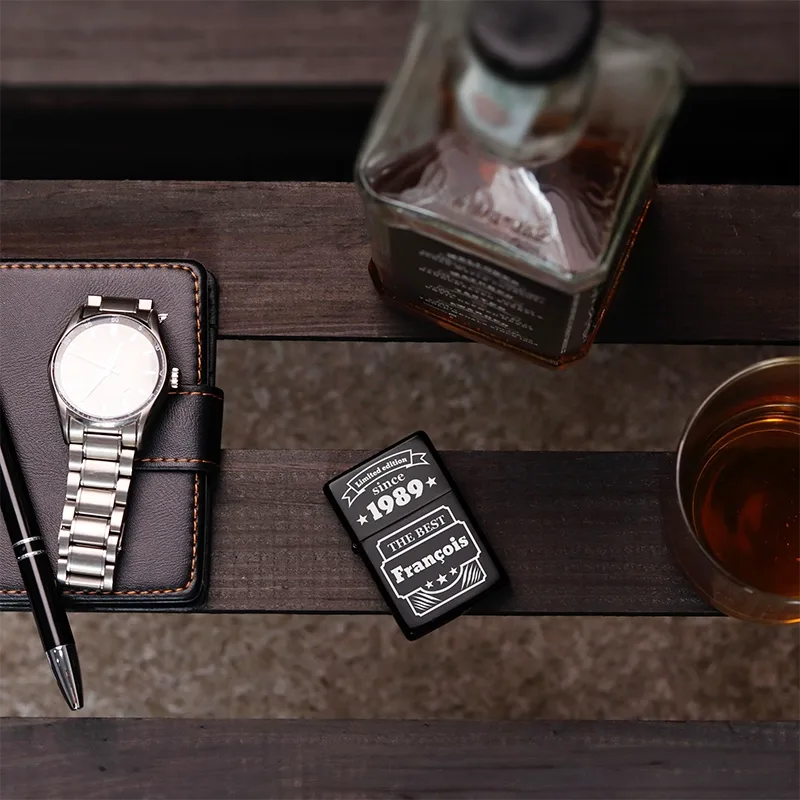 Briquet à essence en métal personnalisé avec prénom pour hommes – Limited Edition, noir - Image 2